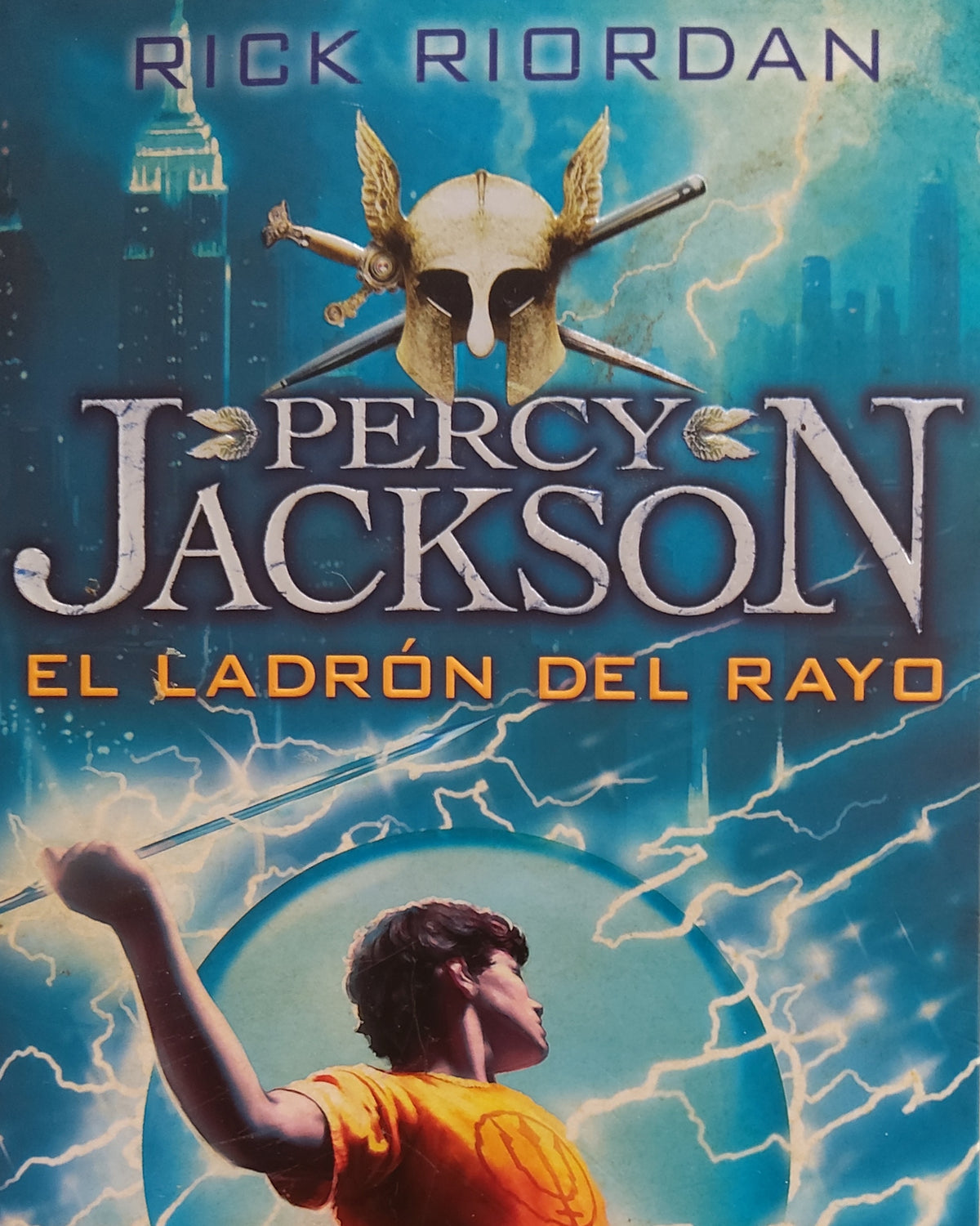 Percy Jackson El Ladron Del Rayo | by Rick Riordan | The Lightning Thief In Spanish