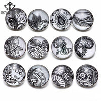 Load image into Gallery viewer, 12pcs/lot Red Series Theme Beautiful Exotic Pattern 18mm Snap Button Charms - TigerSo

